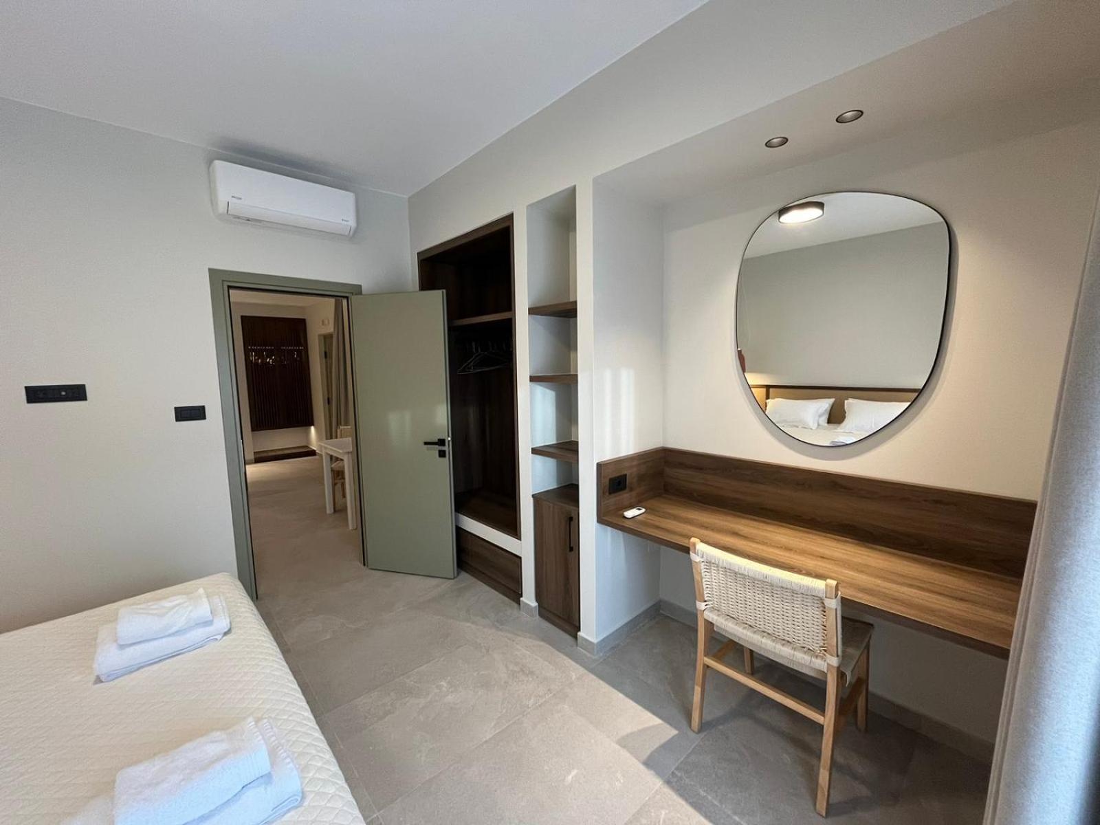 Mediterranean Sea Top Floor Palaiochora Exterior foto